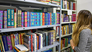 Библиотека Тургенева раздает книги