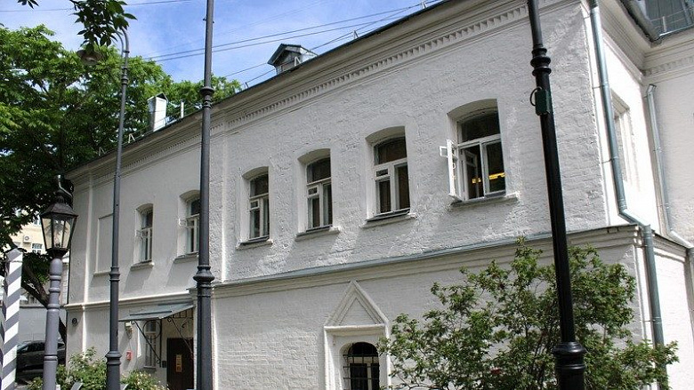 Экскурсия "Птенцы гнезда Петрова"