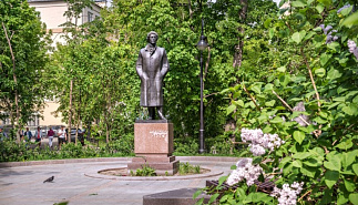 Пешая прогулка «Нам, его близко знавшим, стоял он прекрасной загадкой»: по следам юбилея А.А. Блока