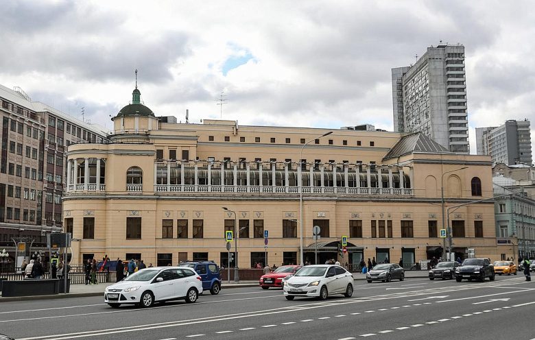Пешая прогулка «Нам, его близко знавшим, стоял он прекрасной загадкой»: по следам юбилея А.А. Блока